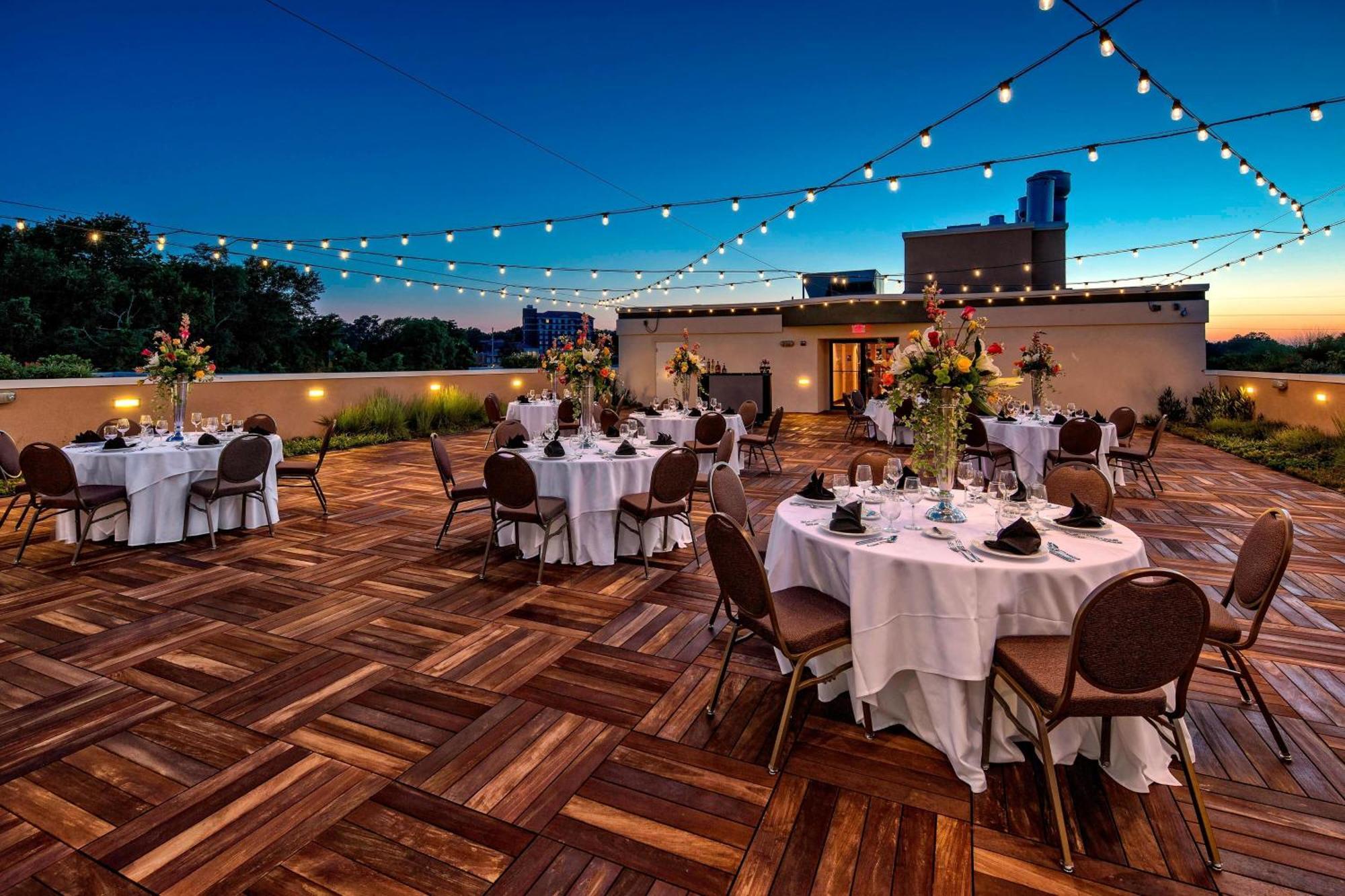 Courtyard By Marriott Oxford Hotel Exterior photo