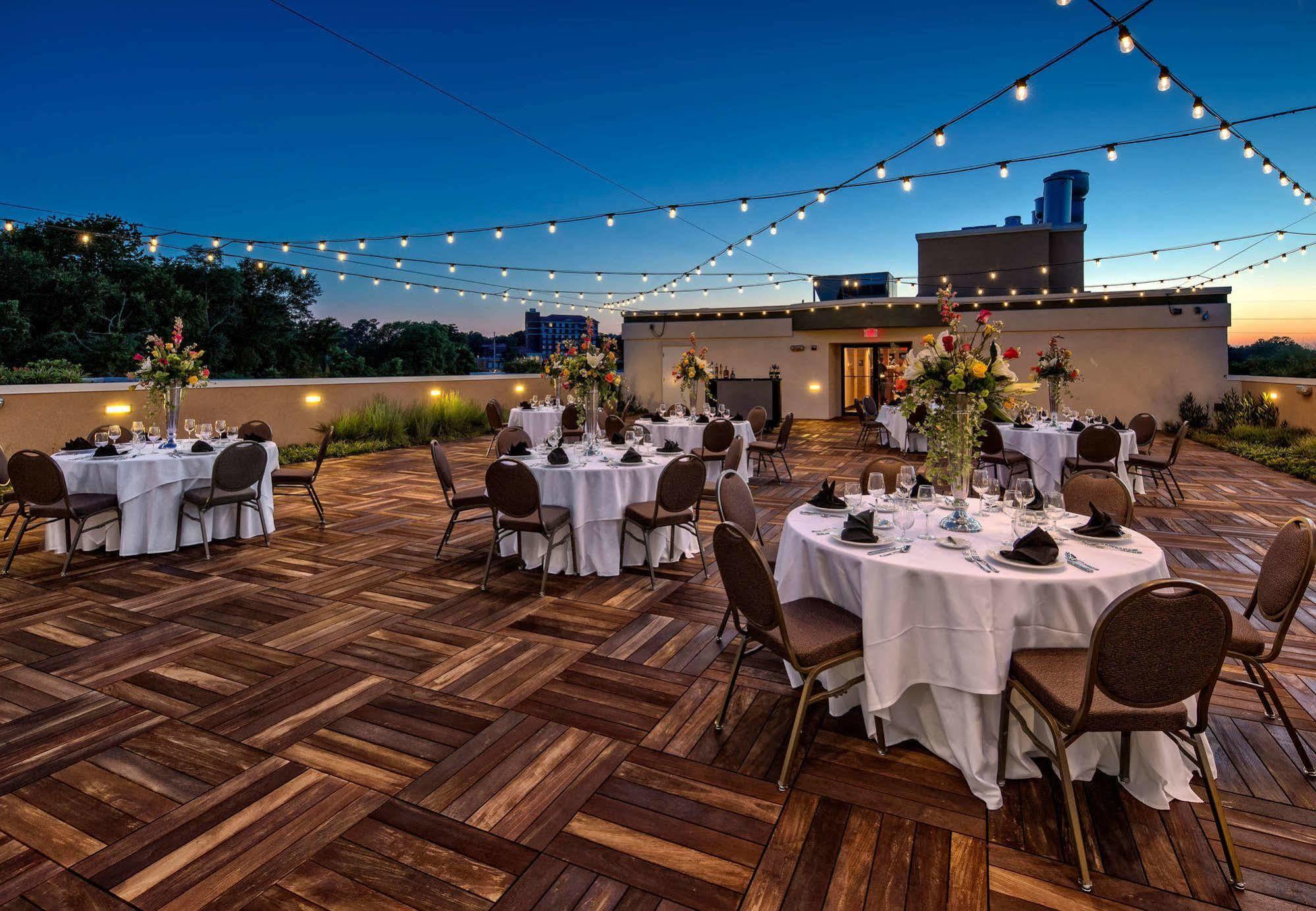 Courtyard By Marriott Oxford Hotel Exterior photo